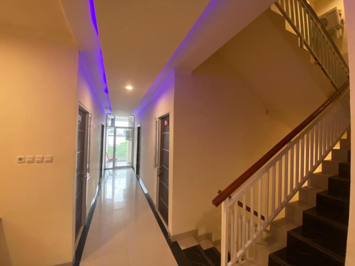 Mapala Guest House Makassar Redpartner מראה חיצוני תמונה