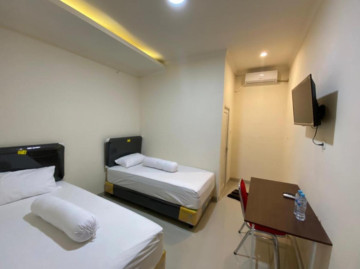 Mapala Guest House Makassar Redpartner מראה חיצוני תמונה